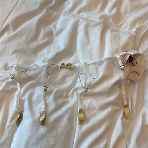 Agent provocateur NWT Garter belt white and gold lace size 2